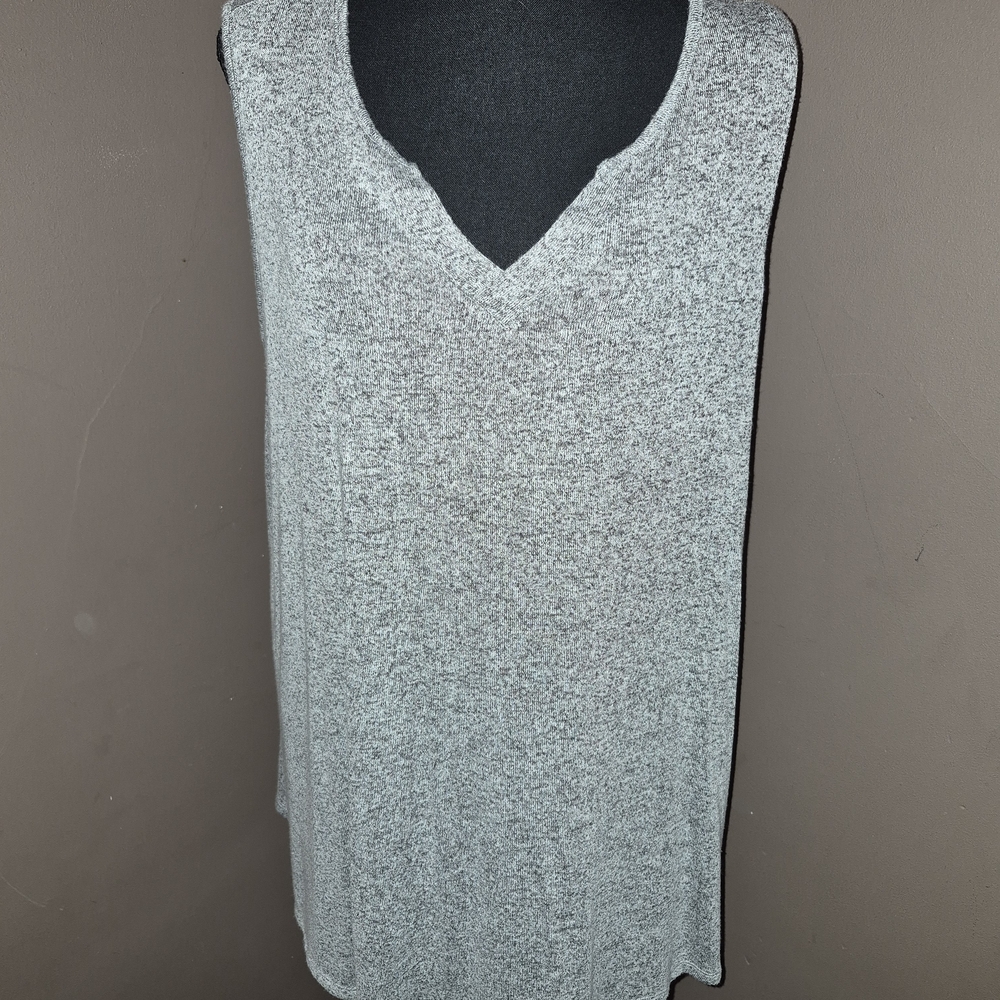 Lane Bryant Gray V-Neck Sleeveless Knit Tank